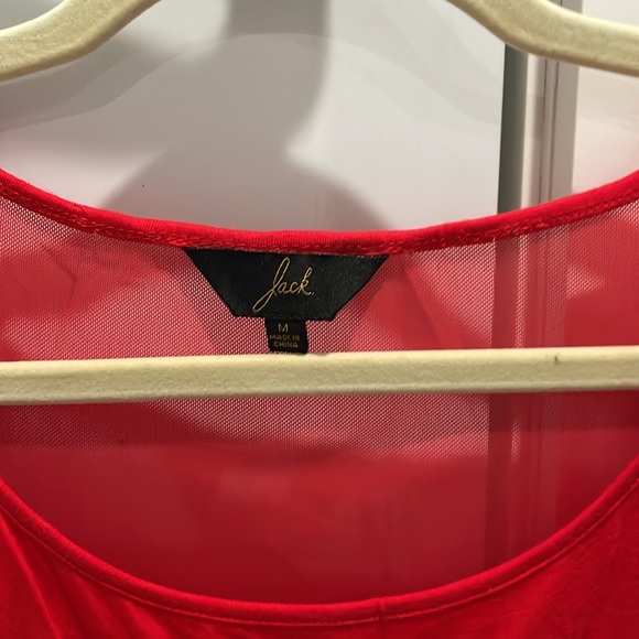 Sheer and solid sleeveless red top - Picture 2 of 3